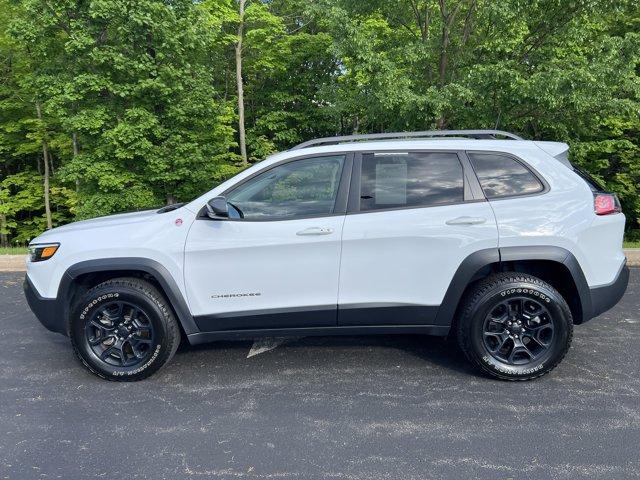 used 2020 Jeep Cherokee car, priced at $23,405