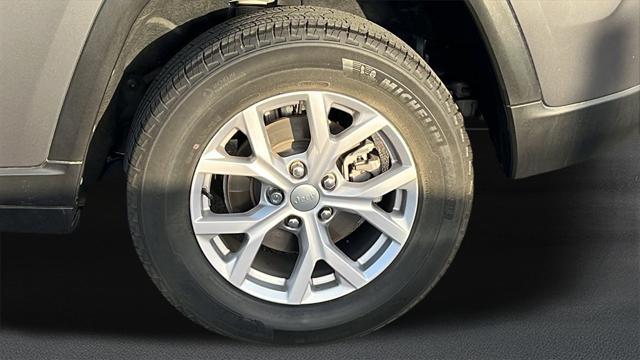 used 2022 Jeep Grand Cherokee car, priced at $33,220