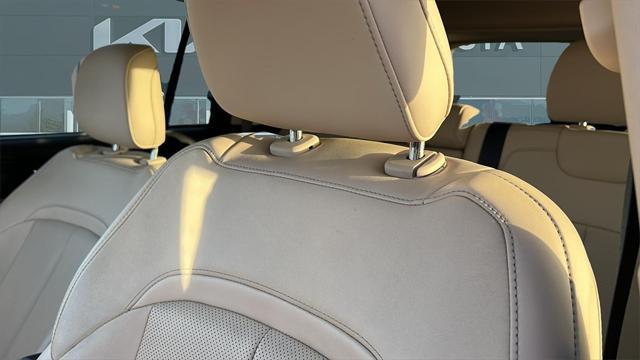used 2022 Jeep Grand Cherokee car, priced at $33,220