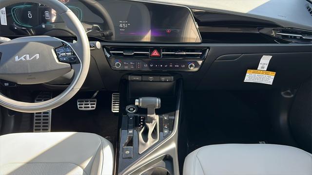 new 2025 Kia Niro car