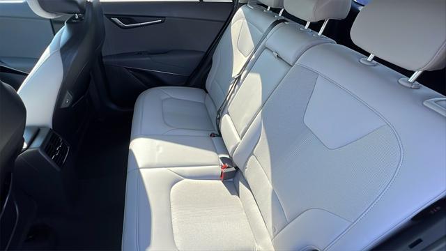 new 2025 Kia Niro car