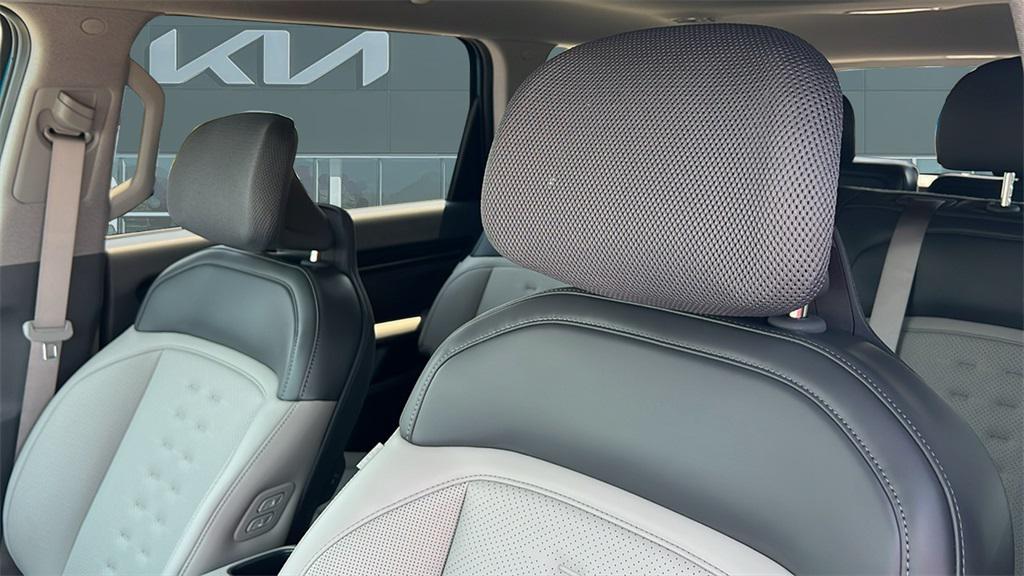new 2026 Kia EV9 car, priced at $66,470