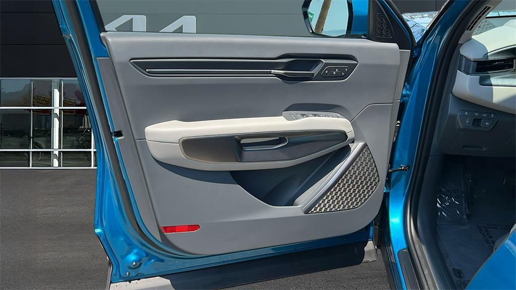 new 2026 Kia EV9 car, priced at $66,470