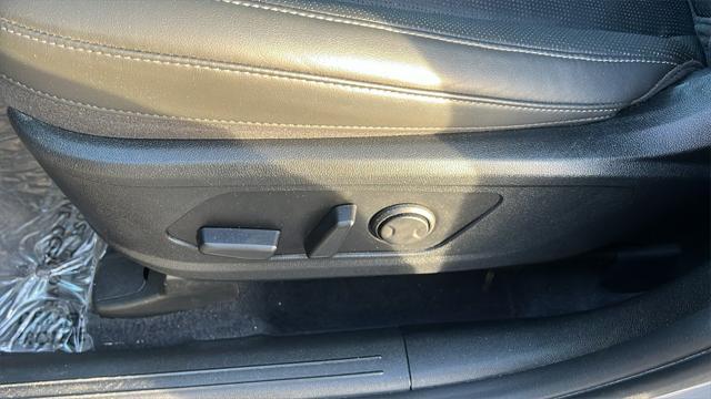 used 2024 Kia Sorento car, priced at $37,560