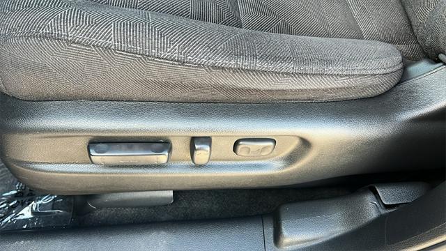 used 2022 Honda Pilot car, priced at $28,995