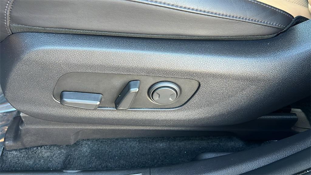 used 2024 Kia Carnival car, priced at $36,832