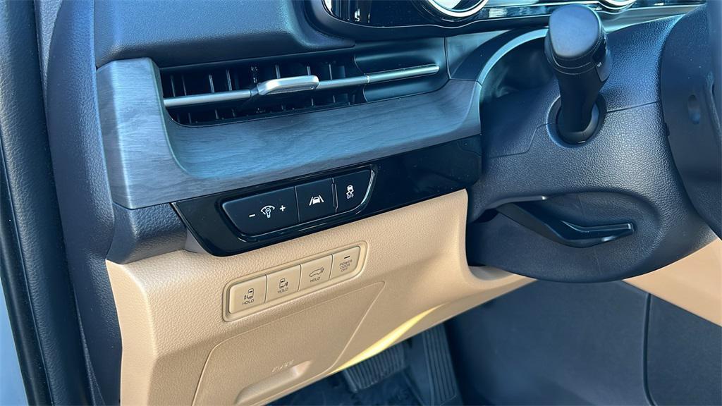 used 2024 Kia Carnival car, priced at $36,832