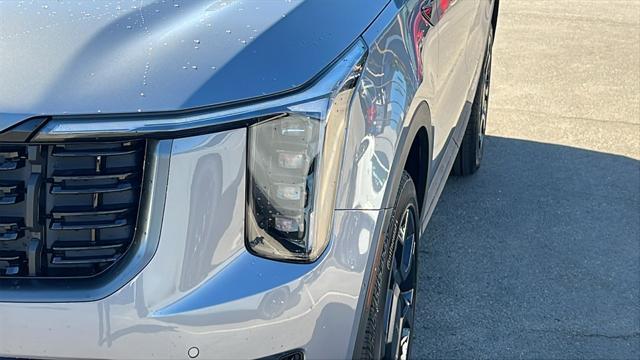 new 2025 Kia Sorento car, priced at $45,190