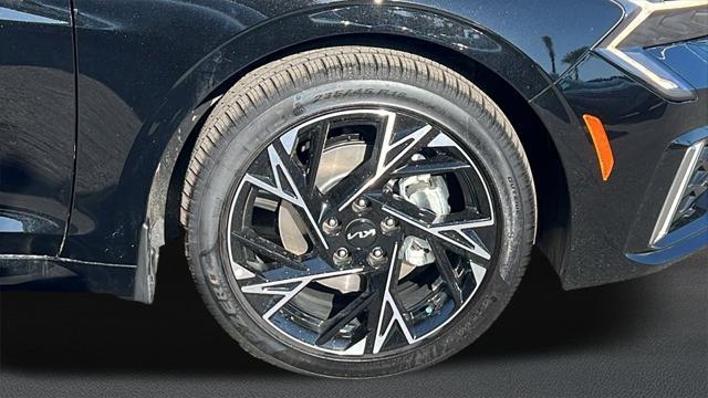 new 2025 Kia K5 car