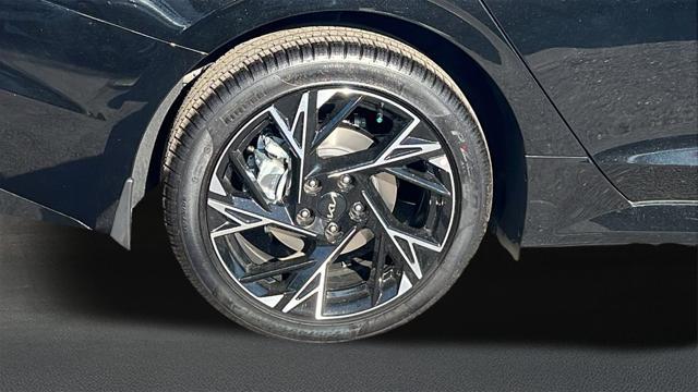 new 2025 Kia K5 car