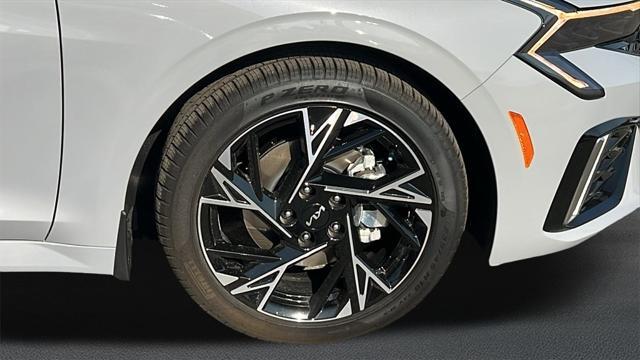 new 2025 Kia K5 car