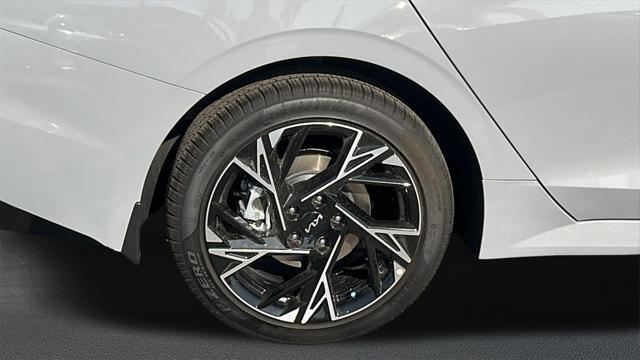 new 2025 Kia K5 car