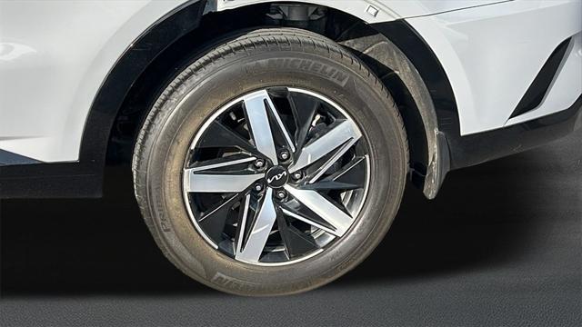 used 2023 Kia Sorento car, priced at $28,772