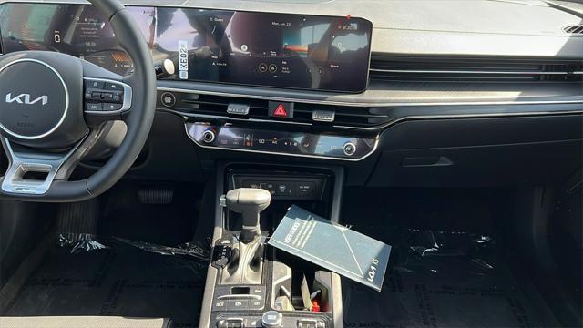 new 2025 Kia K5 car