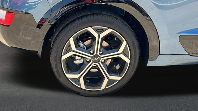 new 2025 Kia Niro car