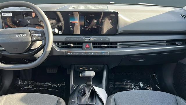 new 2025 Kia K4 car