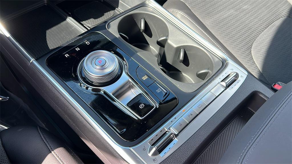 new 2026 Kia Carnival Hybrid car, priced at $55,460