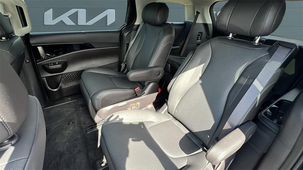 new 2026 Kia Carnival Hybrid car, priced at $55,460