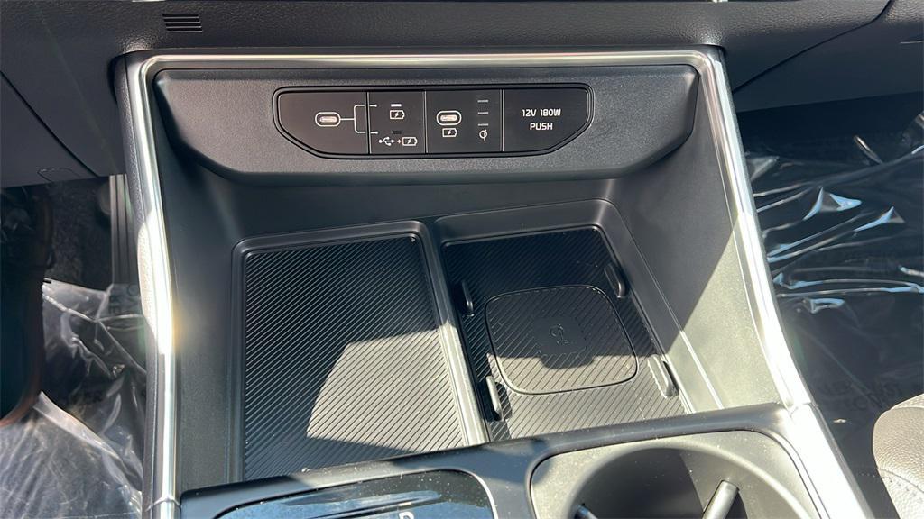 new 2026 Kia Carnival Hybrid car, priced at $55,460