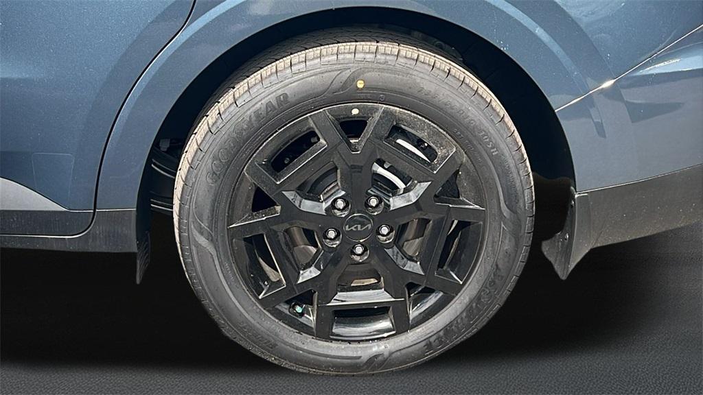 new 2026 Kia Carnival Hybrid car, priced at $55,460