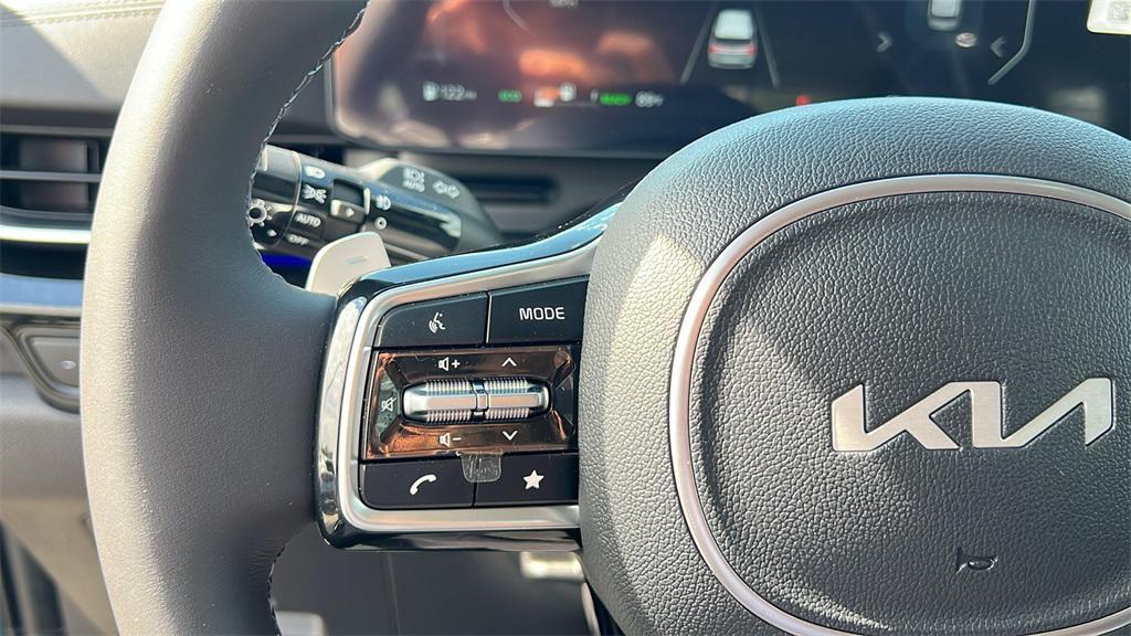 new 2026 Kia Carnival Hybrid car, priced at $55,460