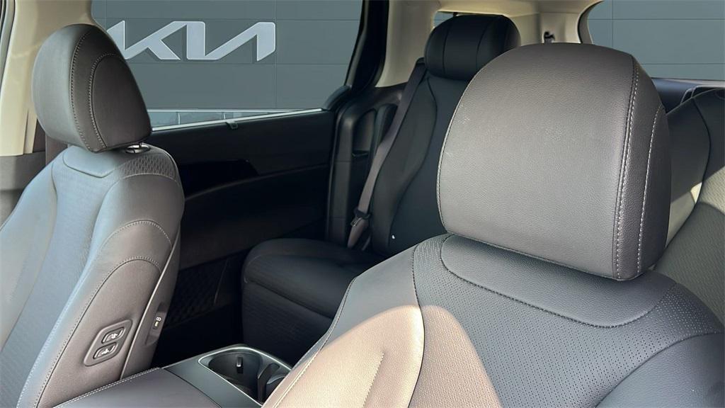 new 2026 Kia Carnival Hybrid car, priced at $55,460