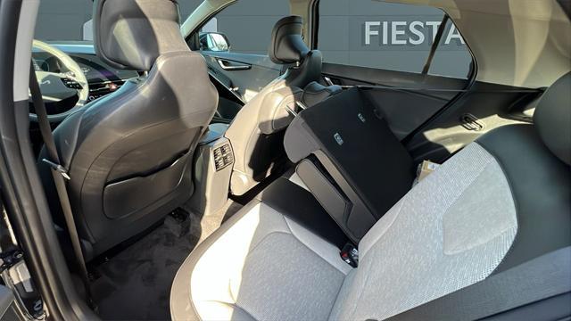 new 2025 Kia Niro car, priced at $35,105