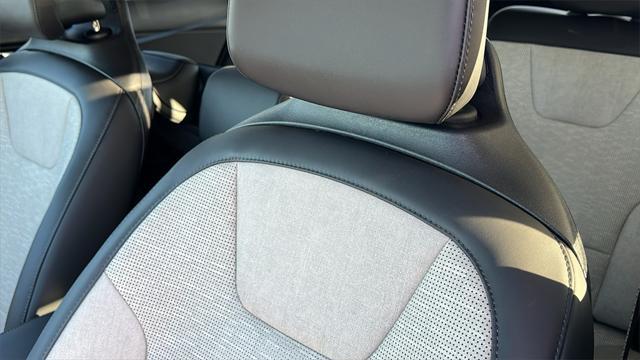 new 2025 Kia Niro car, priced at $35,105