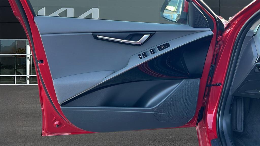 new 2025 Kia Niro car, priced at $31,930