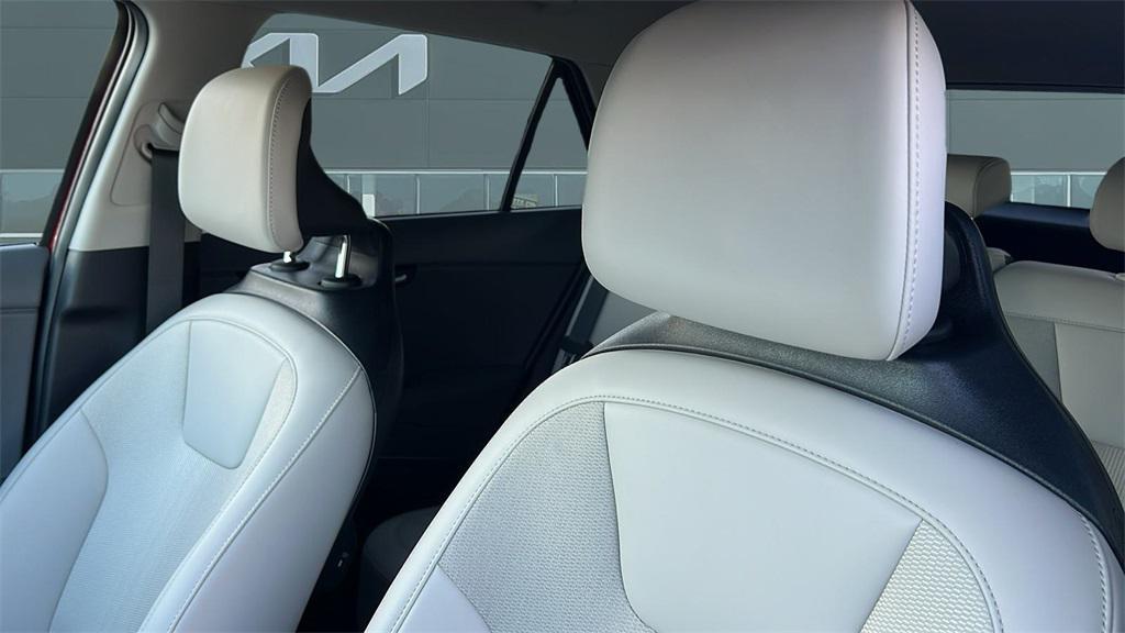 new 2025 Kia Niro car, priced at $31,930