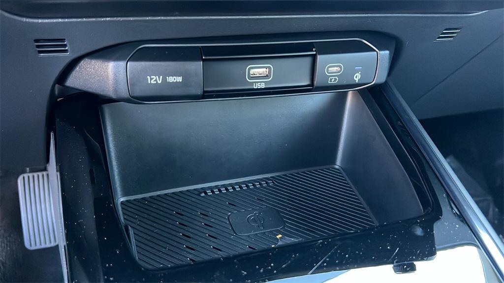 new 2025 Kia Niro car, priced at $31,930