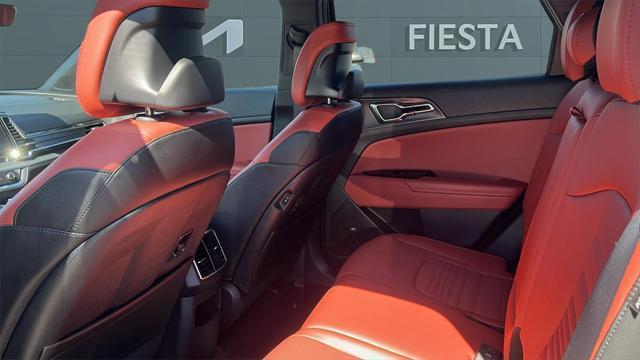 new 2025 Kia Sportage car, priced at $33,002