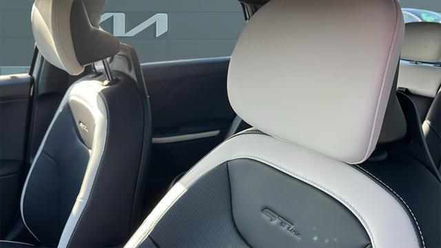 new 2025 Kia K4 car