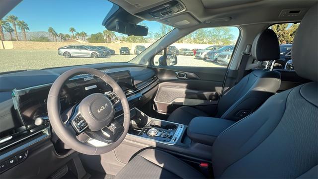 new 2025 Kia Carnival car, priced at $54,370