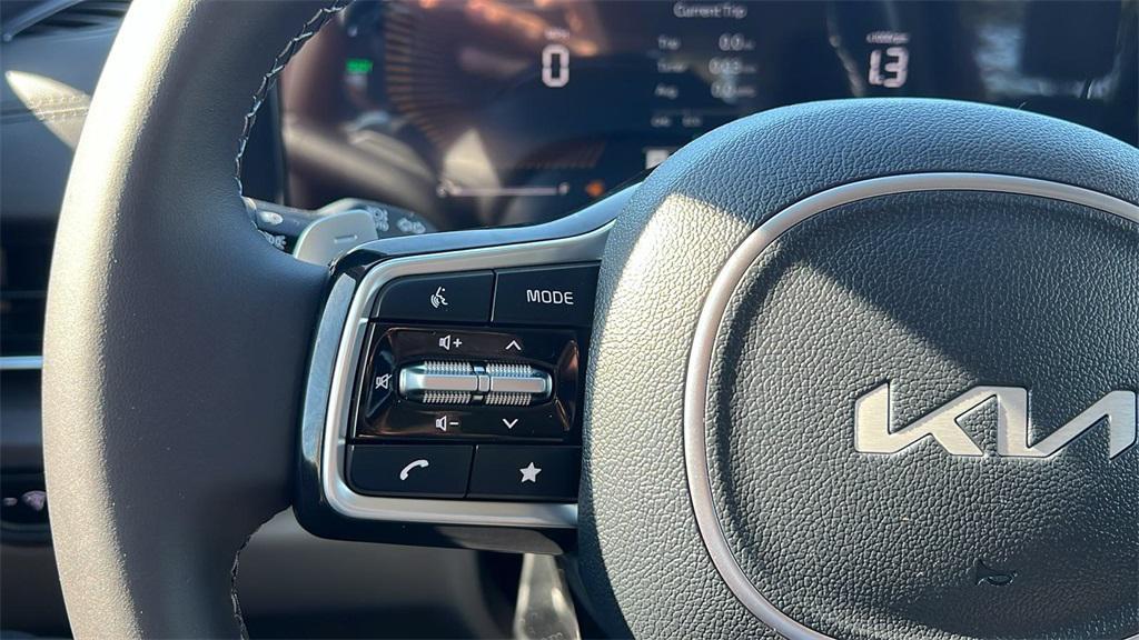 new 2026 Kia Carnival Hybrid car, priced at $45,065