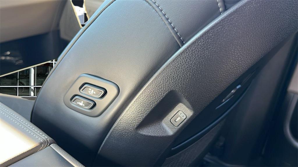 new 2026 Kia Carnival Hybrid car, priced at $45,065