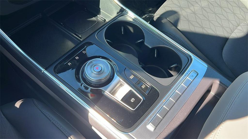 new 2026 Kia Carnival Hybrid car, priced at $45,065