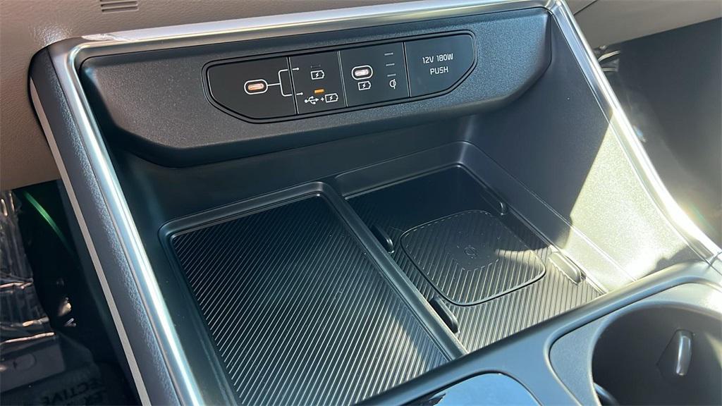 new 2026 Kia Carnival Hybrid car, priced at $45,065