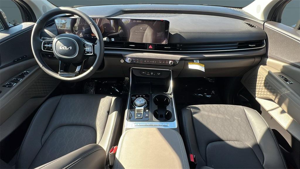 new 2026 Kia Carnival Hybrid car, priced at $45,065