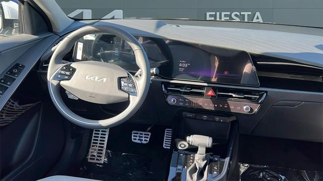 new 2025 Kia Niro car