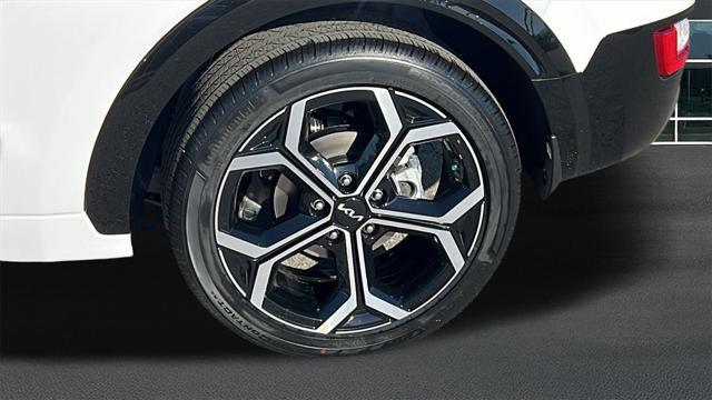new 2025 Kia Niro car