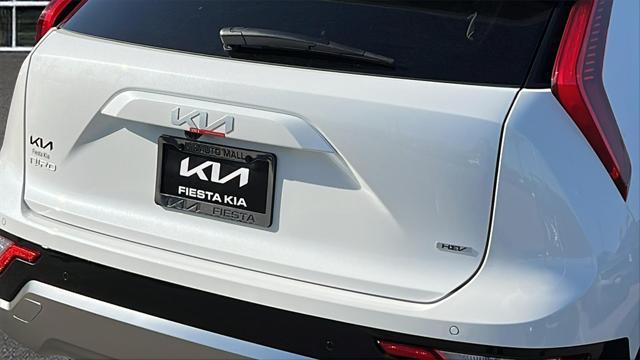 new 2025 Kia Niro car