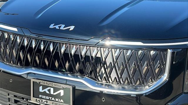 new 2025 Kia Carnival Hybrid car, priced at $44,027