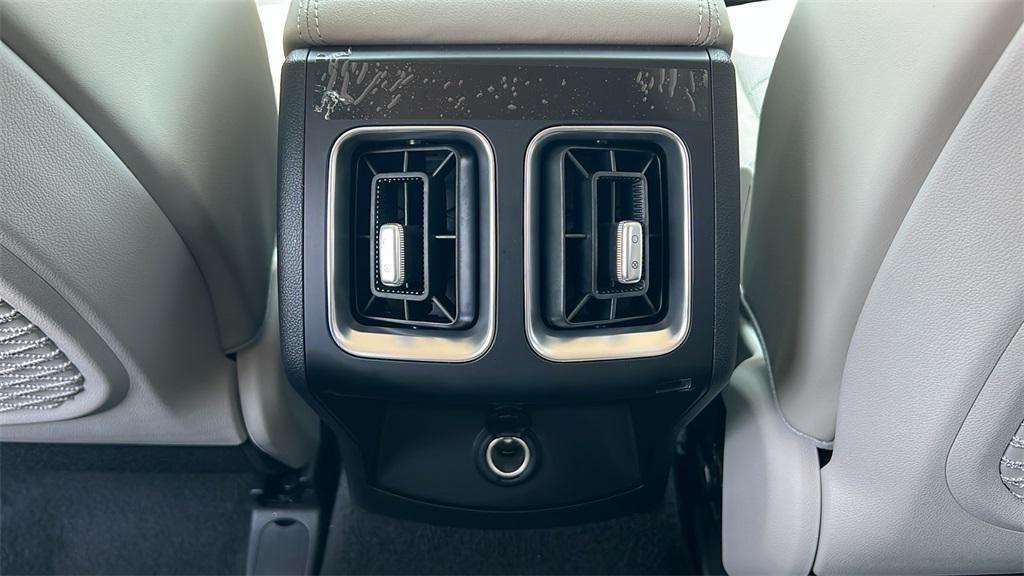 new 2025 Kia Sorento car, priced at $38,010