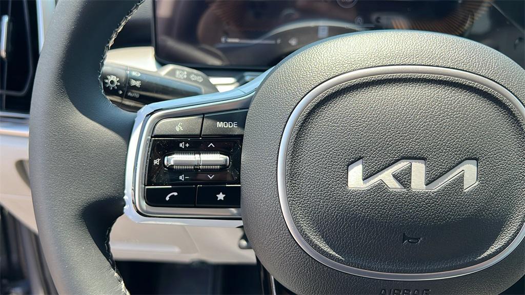new 2025 Kia Sorento car, priced at $38,010
