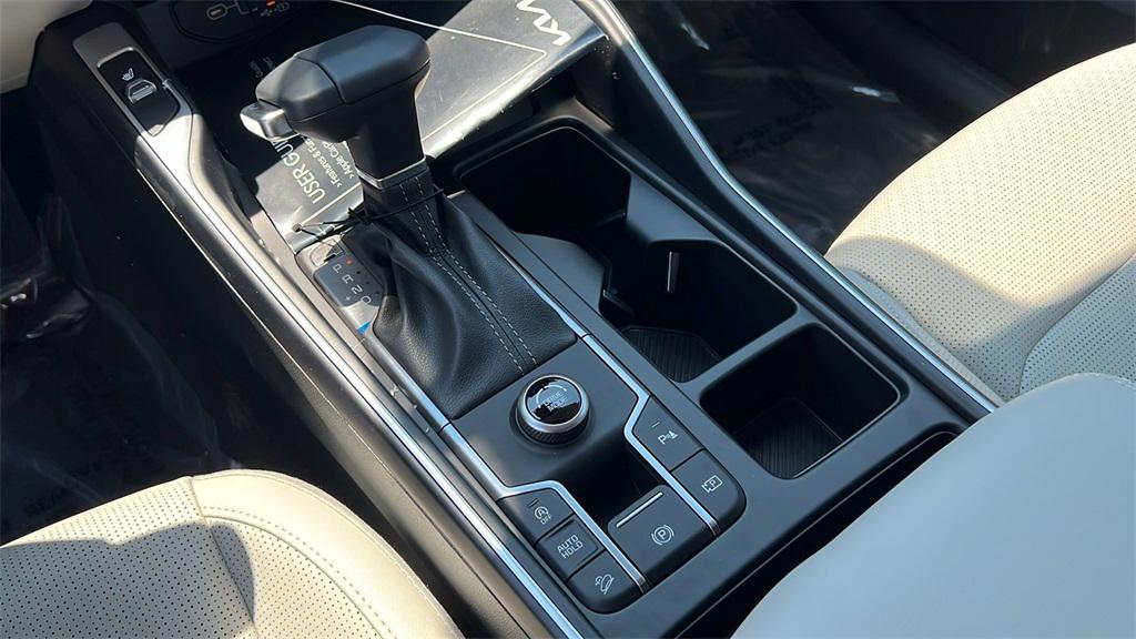 new 2025 Kia Sorento car, priced at $38,010
