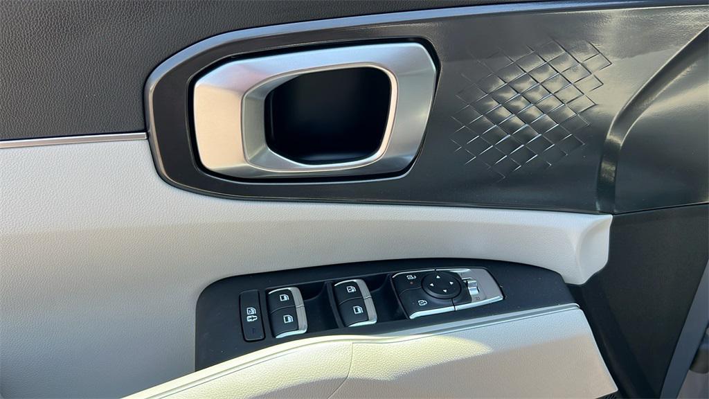 new 2025 Kia Sorento car, priced at $38,010