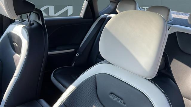 new 2025 Kia K4 car