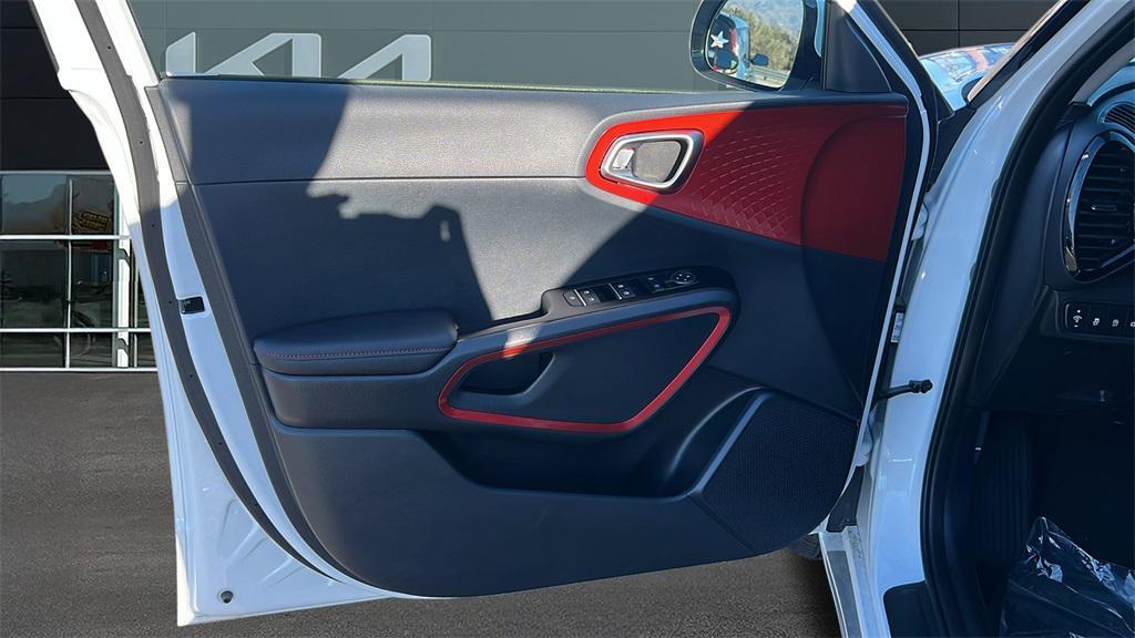 new 2025 Kia Soul car, priced at $24,035