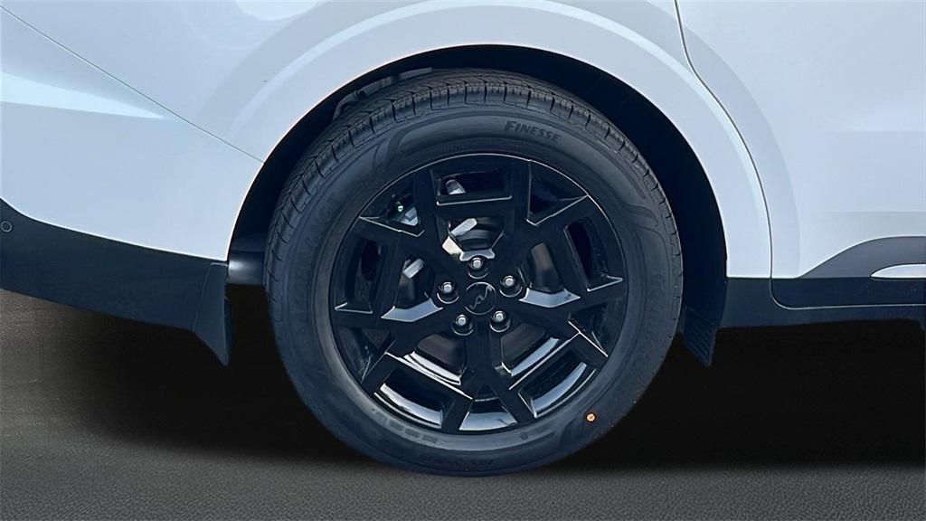 new 2026 Kia Carnival Hybrid car, priced at $55,550